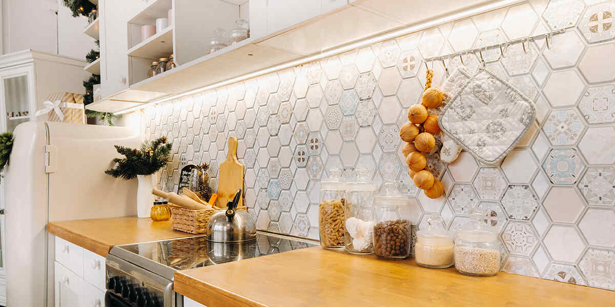 what is the most popular backsplash for the kitchen